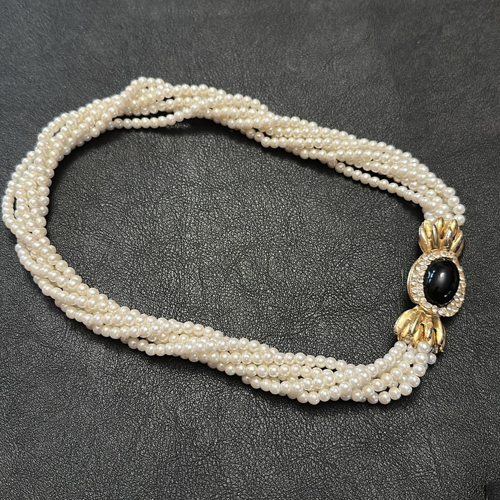 Korea Multiple Strand Faux Pearls W/ Black Glass & Rhinestone Clasp VTG Necklace - Picture 16 of 16